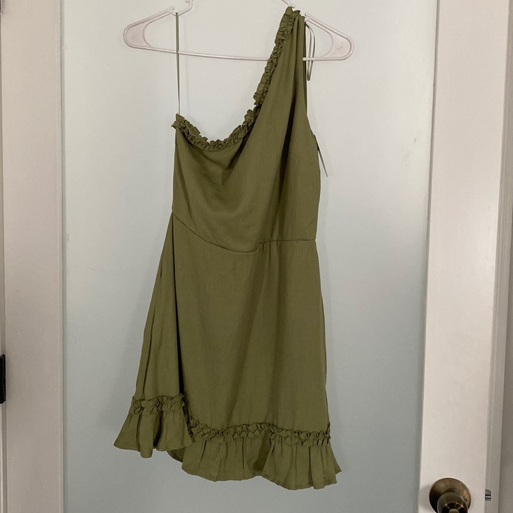 Francesca’s One shoulder dress brand new